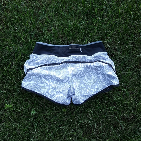 lululemon athletica Pants - Lululemon beachy floral speed short